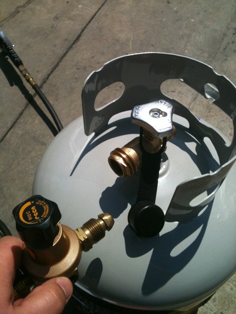 Regulator hook up